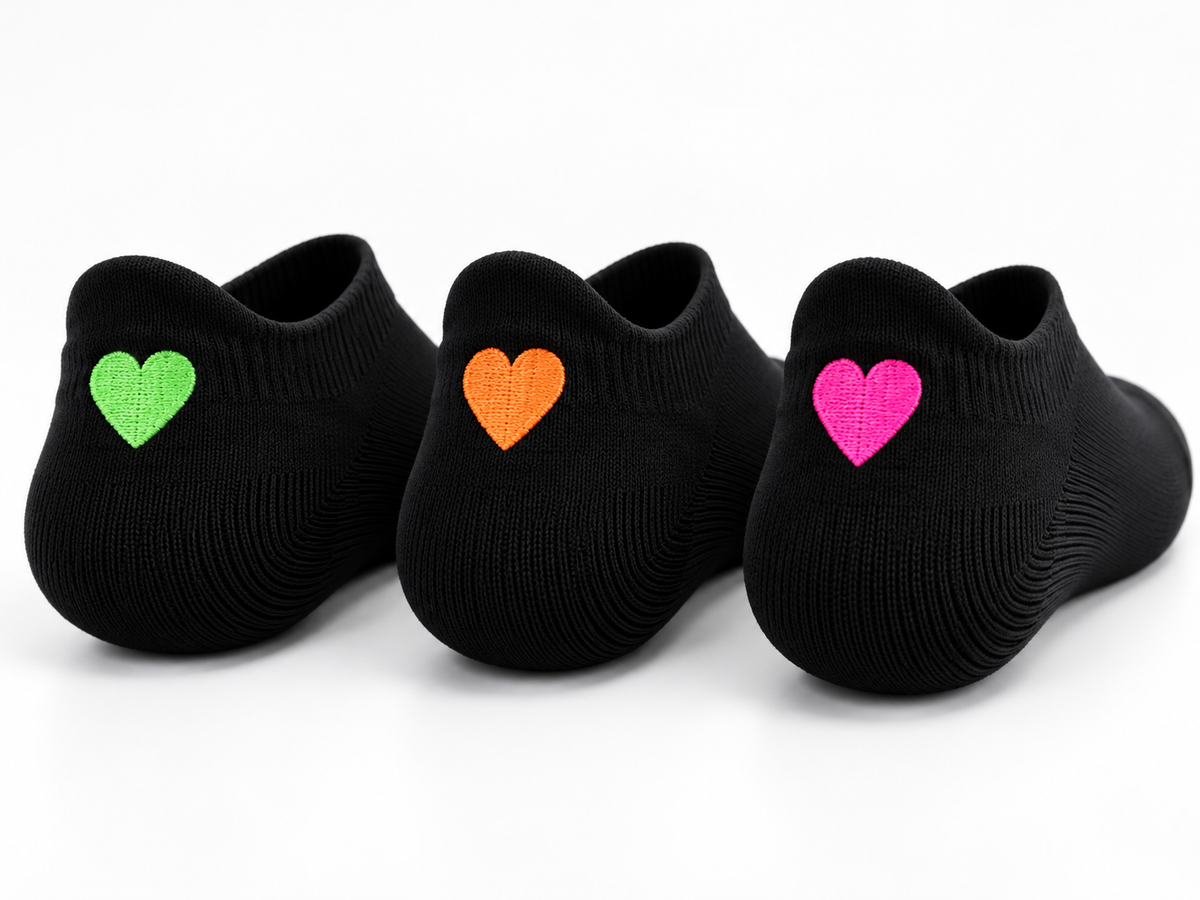Herz Sneaker Socken Schwarz – Bio-Baumwolle