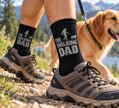 Walking DAD Socken in Schwarz, Paar an den Beinen getragen